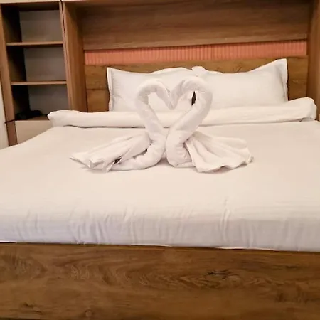 Appartamento Aly Airport - Private Parking, Modern *