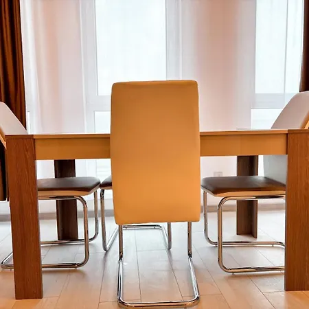 Apartment Aly Airport - Private Parking