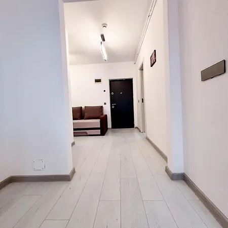 Aly Airport - Private Parking, Modern Apartment Cluj-Napoca